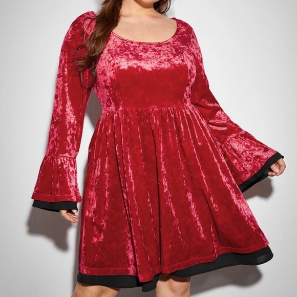 Dresses & Skirts - VELVET DRESS 👗 NWOT